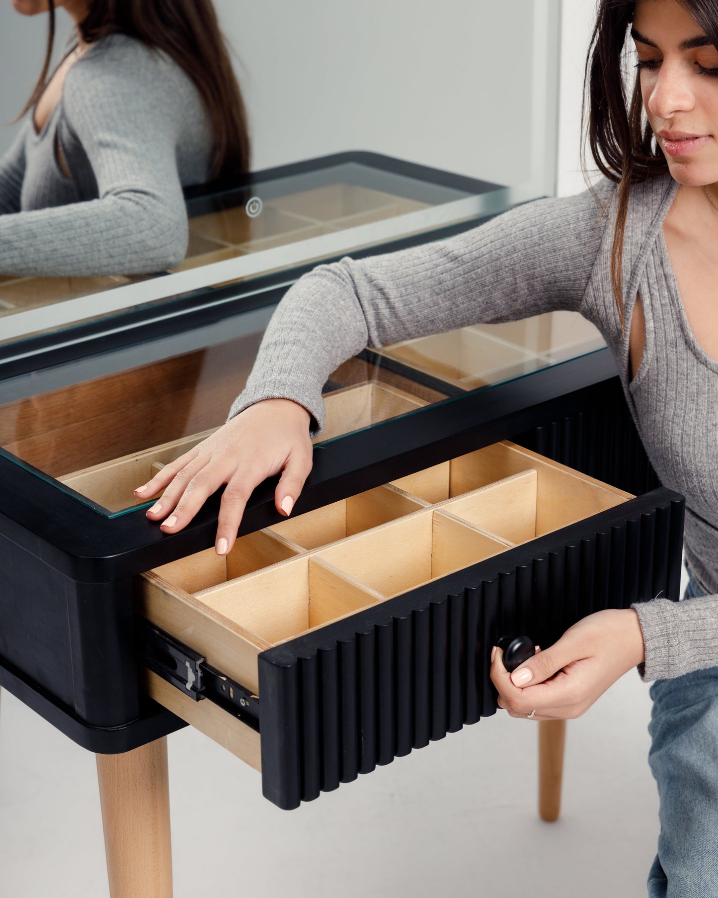 BLACK MUSE DRESSER