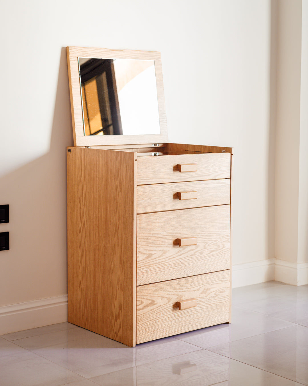 PETITE DRESSER