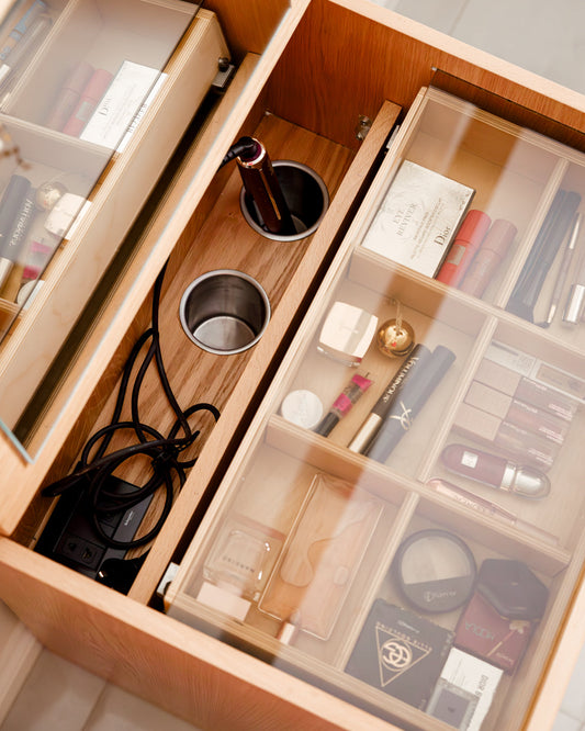 PETITE DRESSER