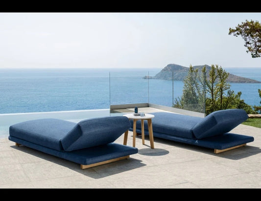 Luxury outdoor lounge chairs