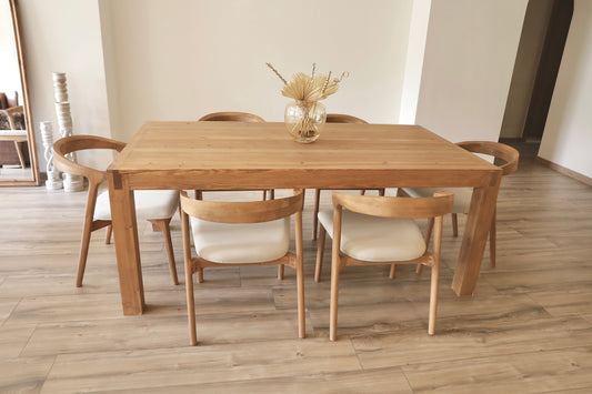 Hygge Dinning Table