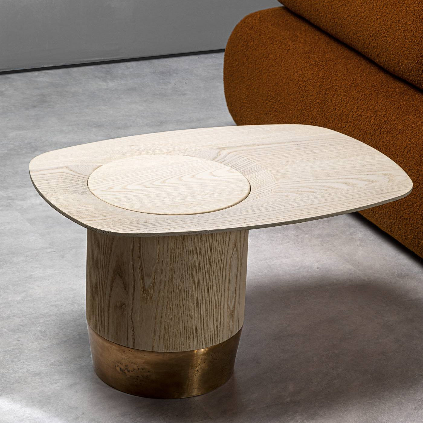 Elegant Wooden Coffee Table Set