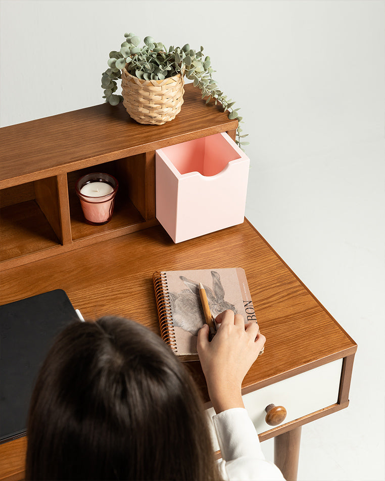 Lilia Desk