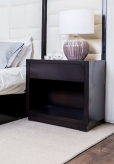 Lily Commode