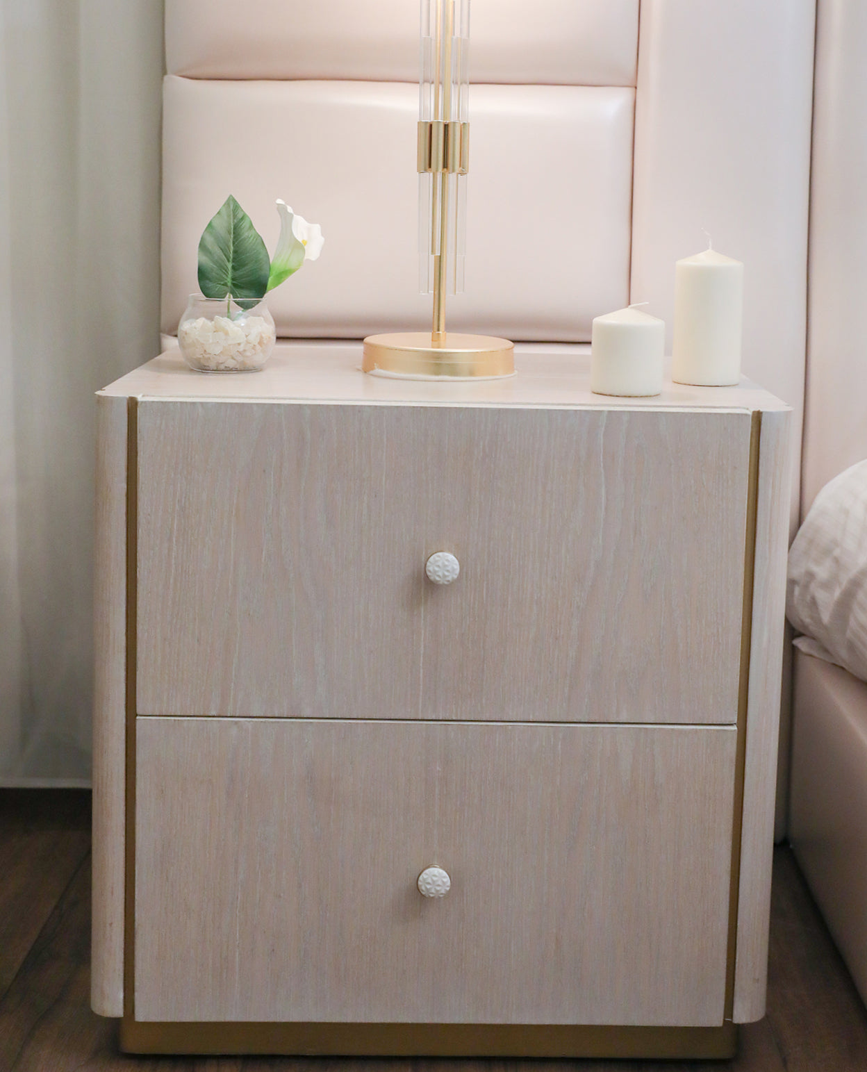 Allure Commode