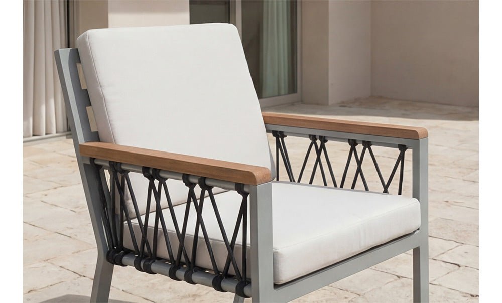 Aluminum vinyl table