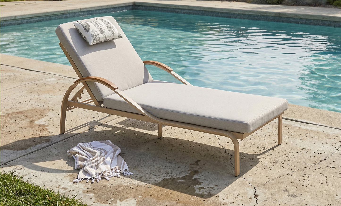 Evona chaise longue