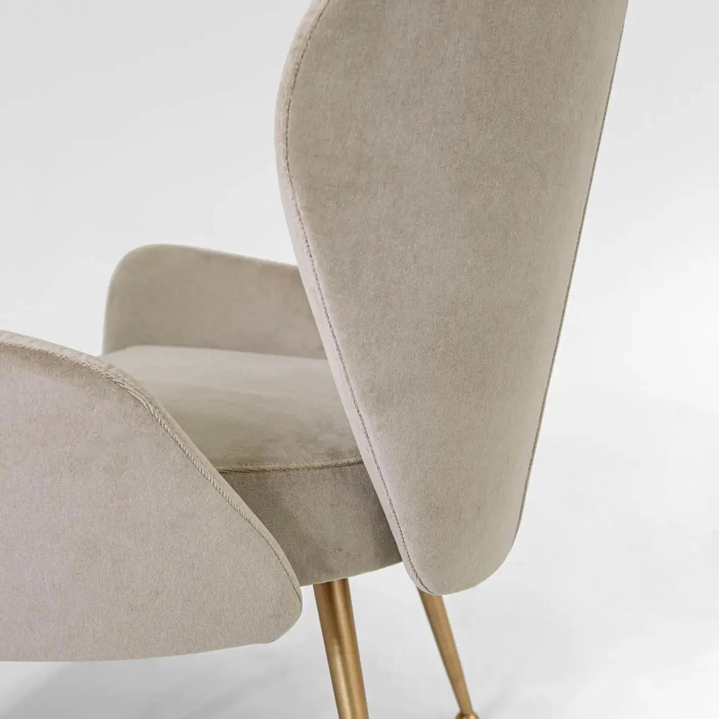 Breeze Lounge Chair