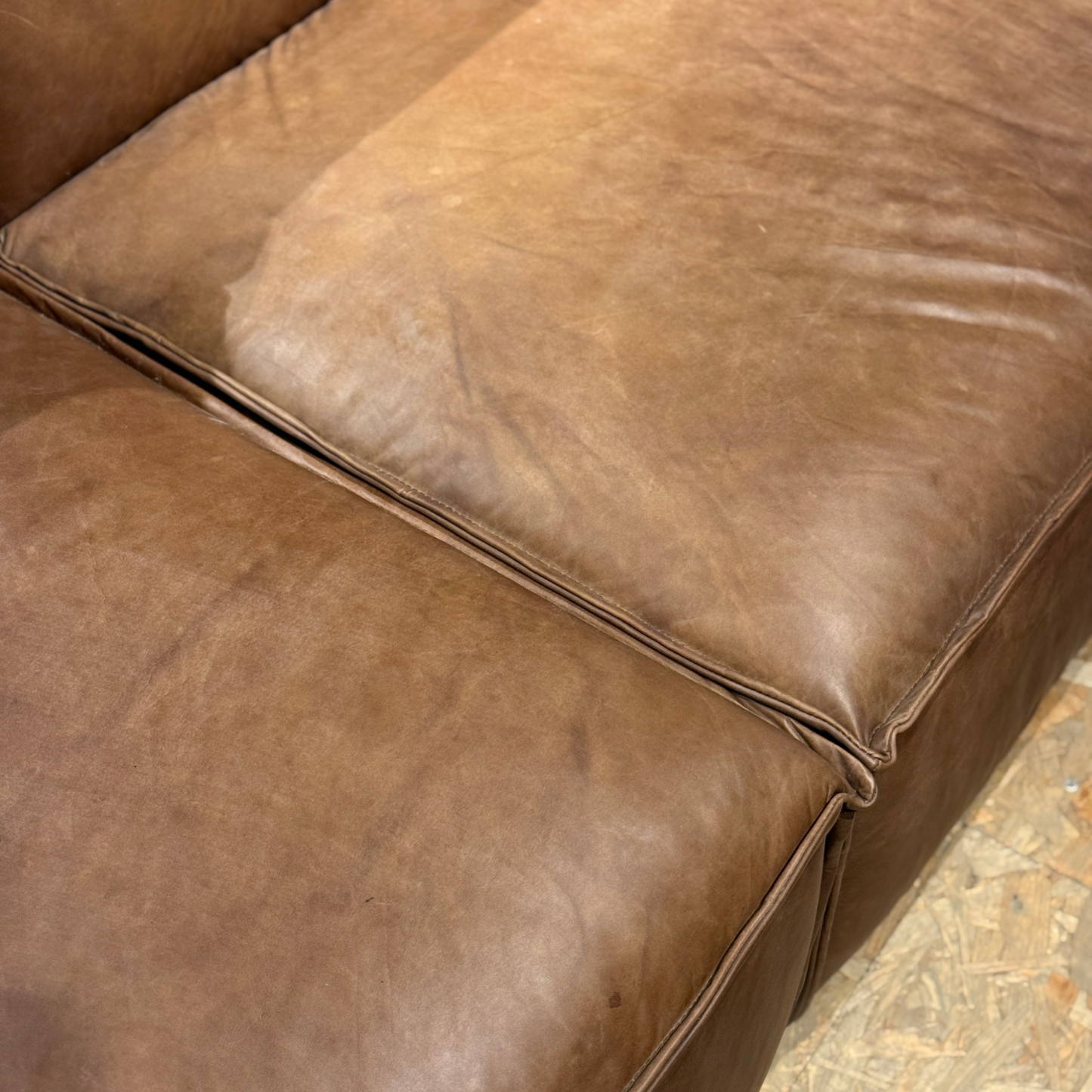 Brontë Sofa 01 (Straight Edition)