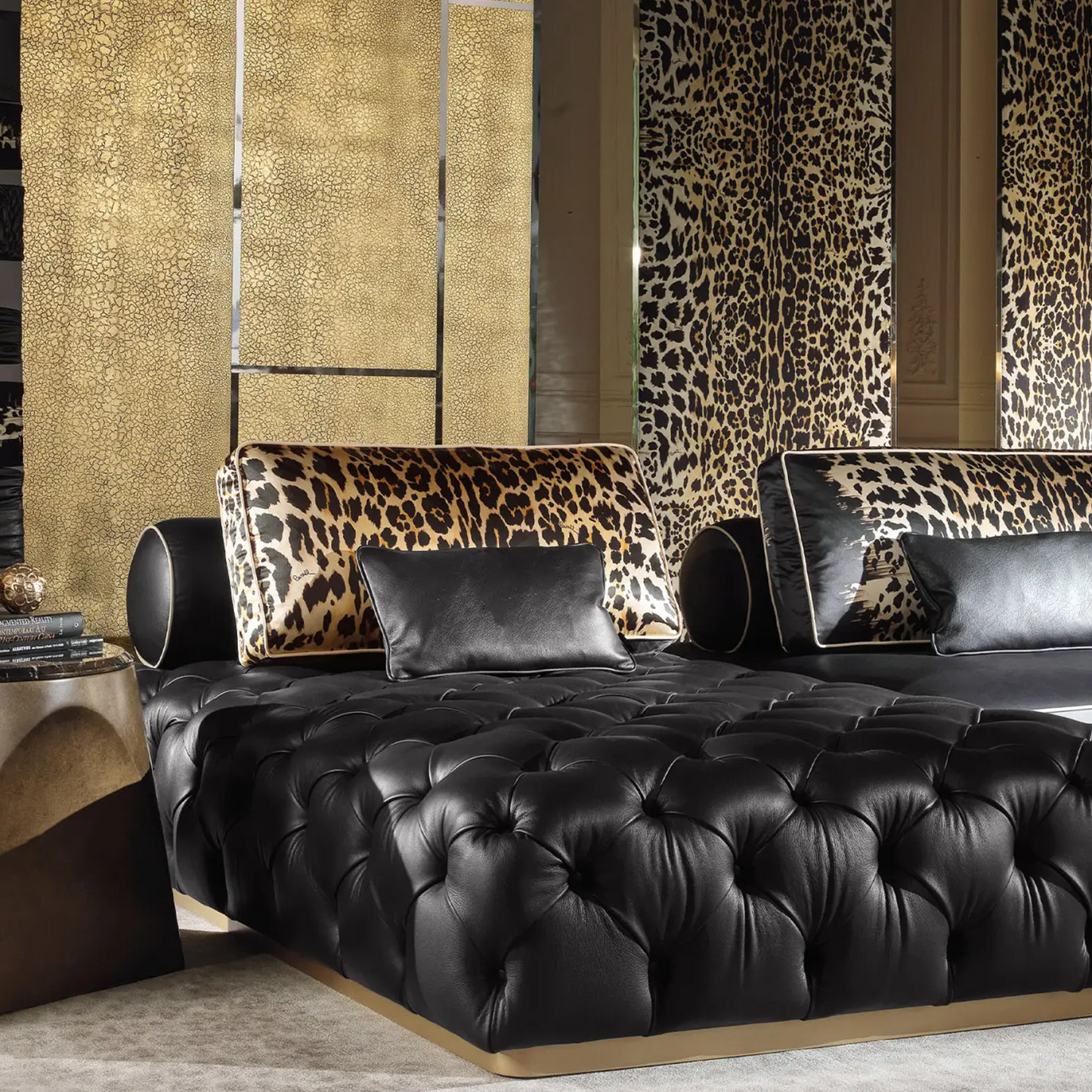 Panthera Sofa