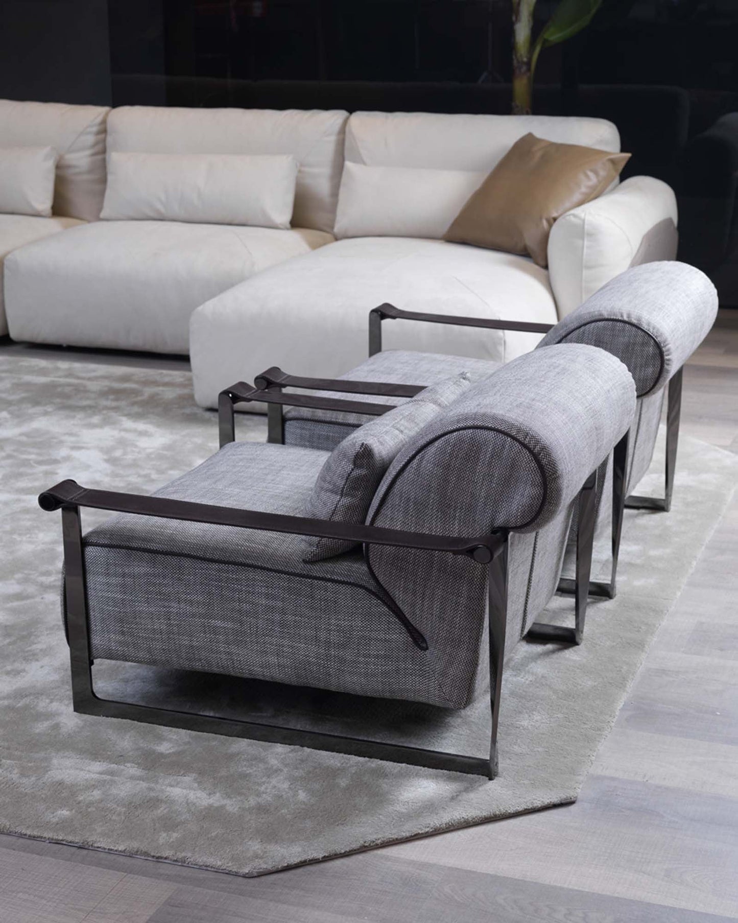 Annysa Armchair