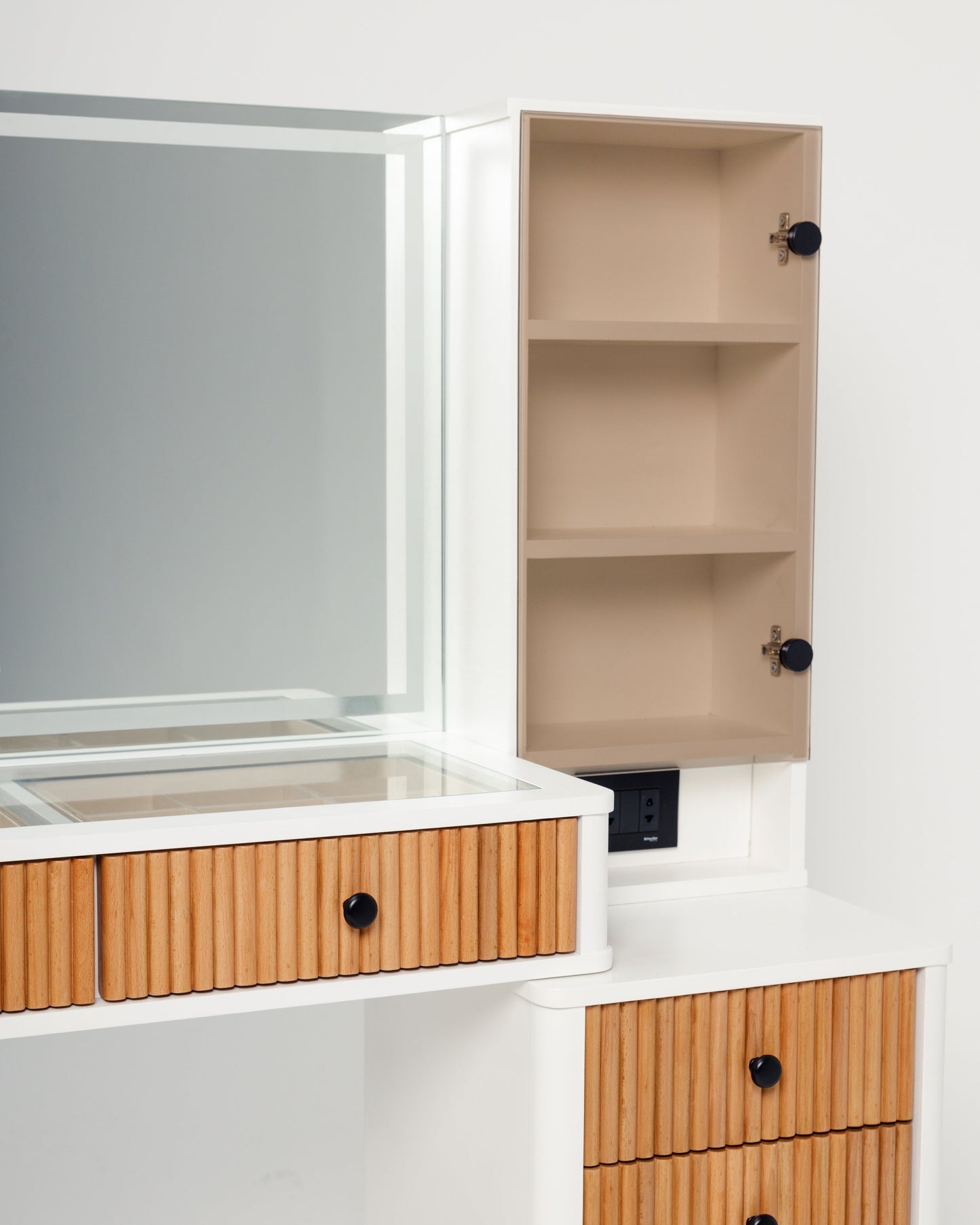 WHITE MUSE DRESSER