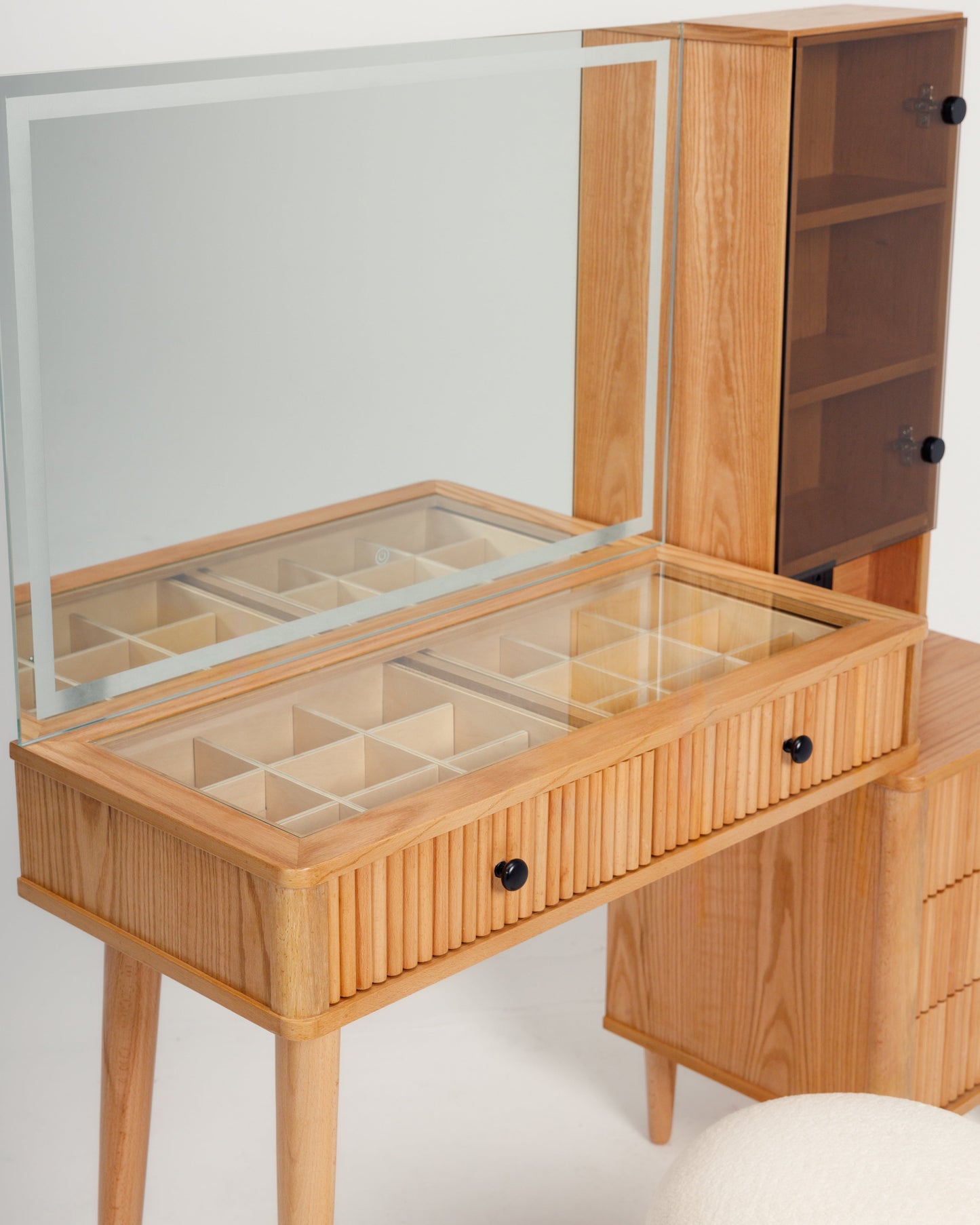 OAK MUSE DRESSER
