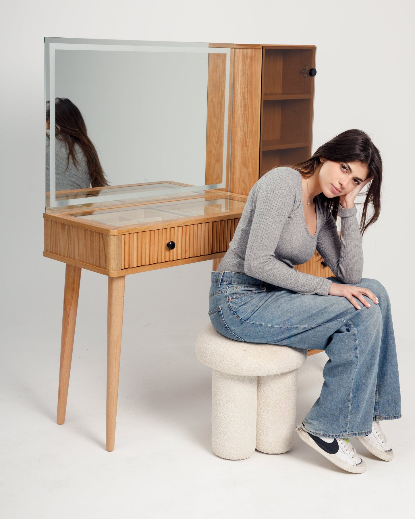 OAK MUSE DRESSER