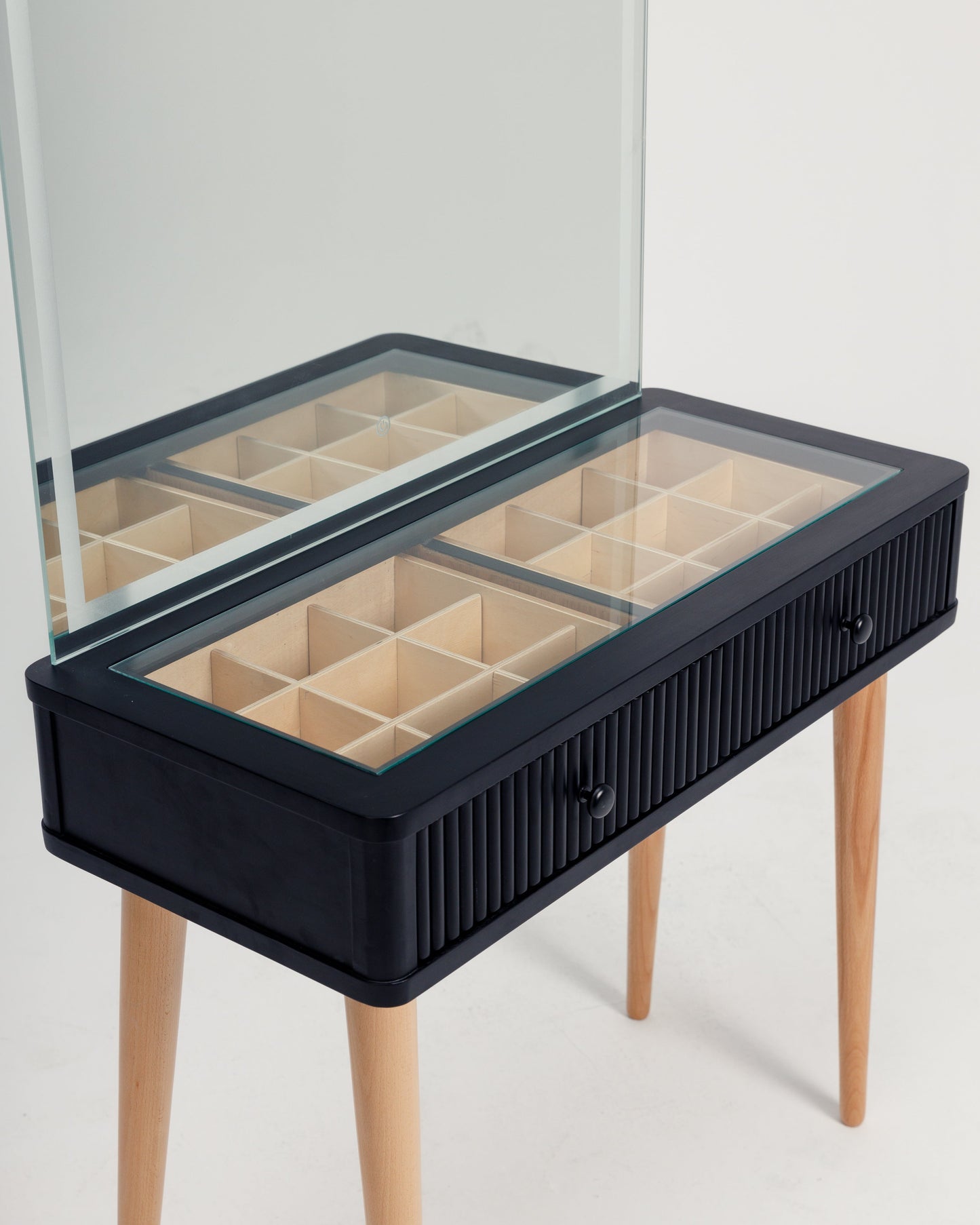 BLACK MUSE DRESSER