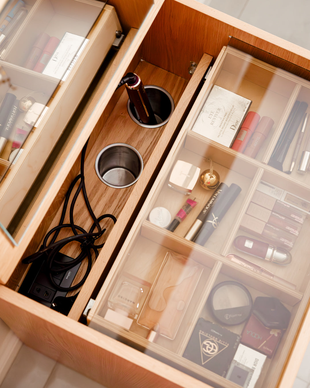 PETITE DRESSER
