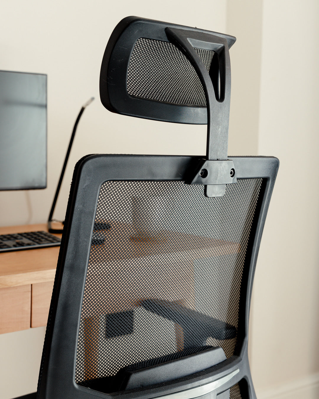 M5 Black Mesh Chair