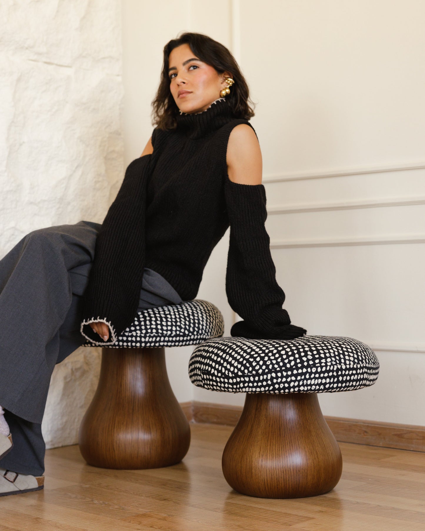 BW Mushroom Pouf