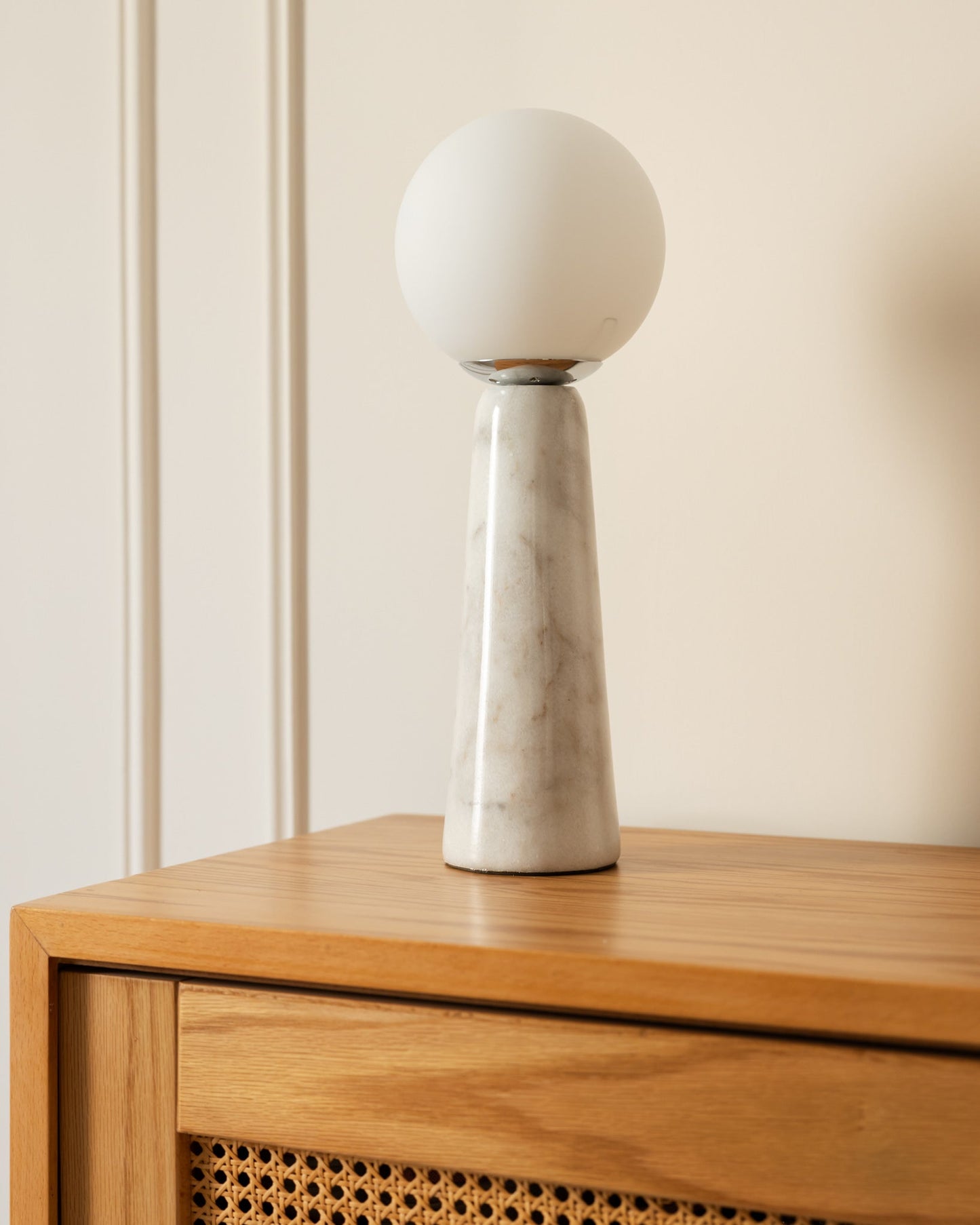 IVORY TABLE LAMP