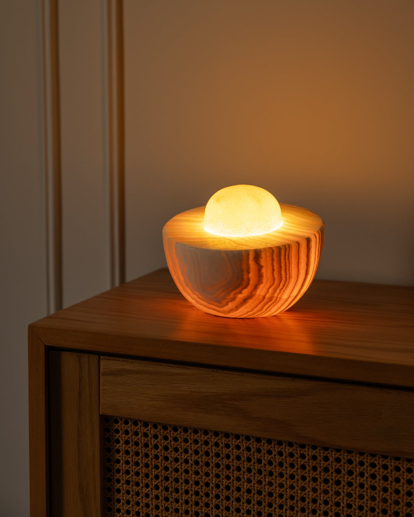 MOONLIGHT SMART TABLE LAMP