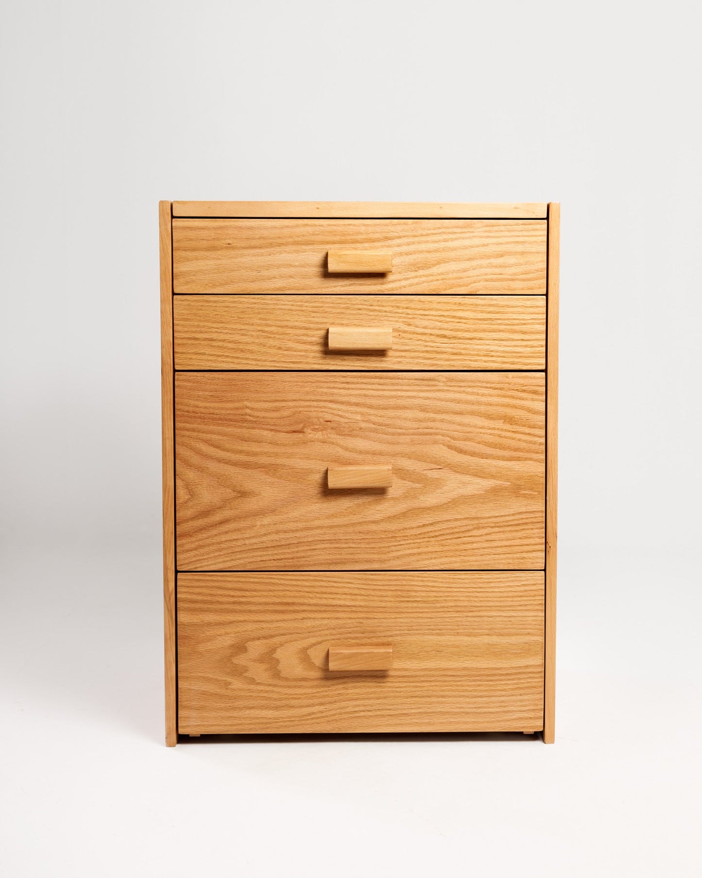 PETITE DRESSER