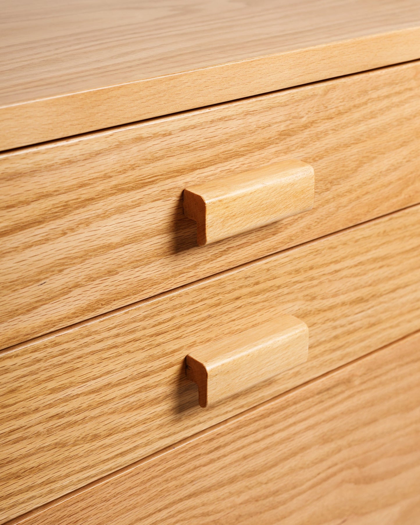 PETITE DRESSER