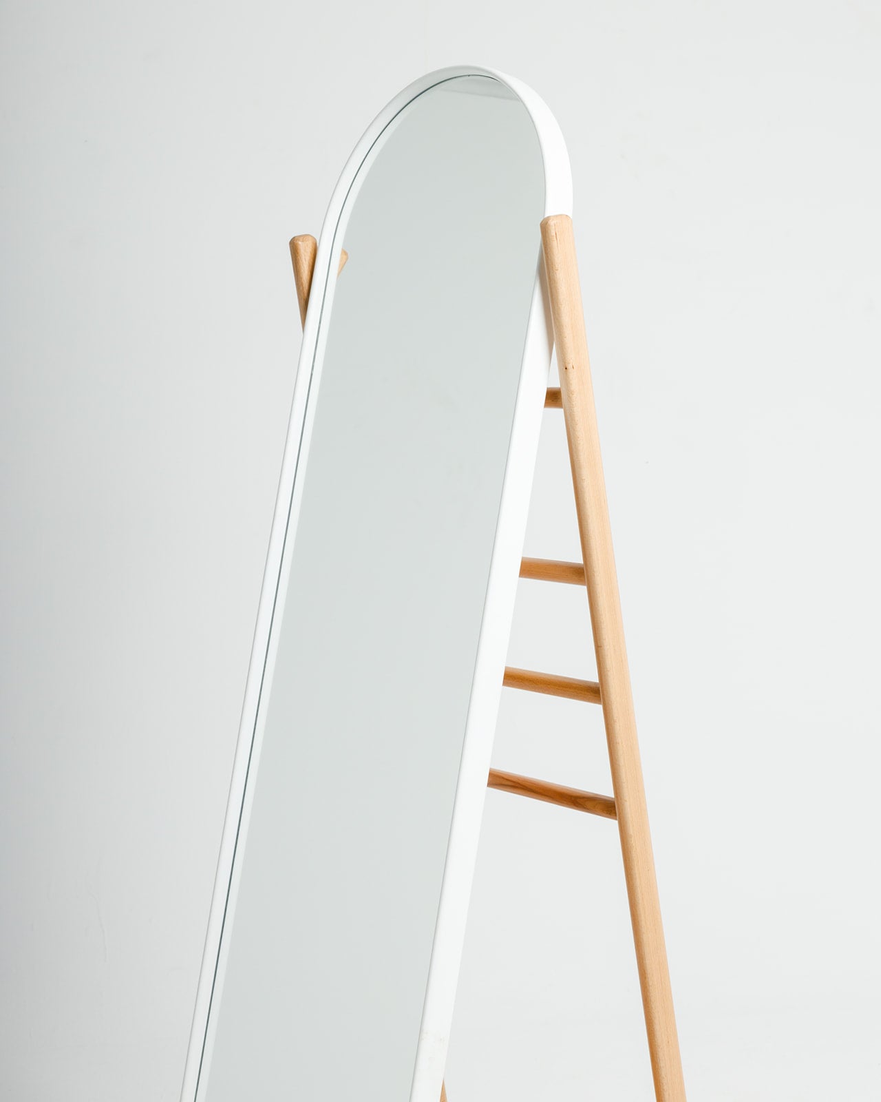 Archy Mirror