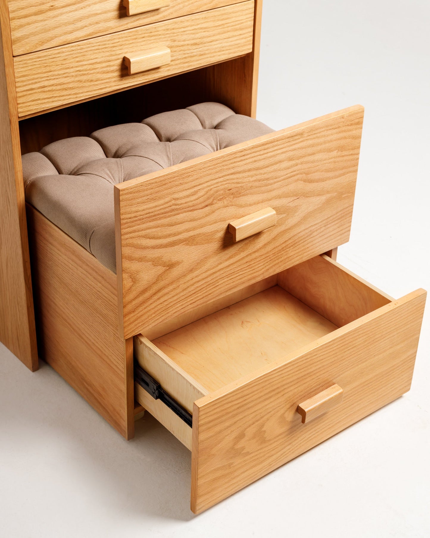 PETITE DRESSER