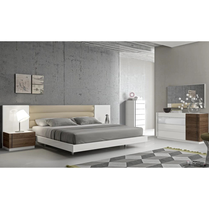 Luxurious bedroom