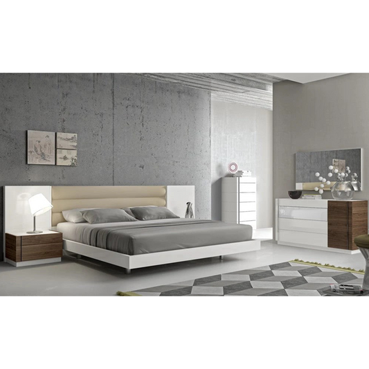 Luxurious bedroom