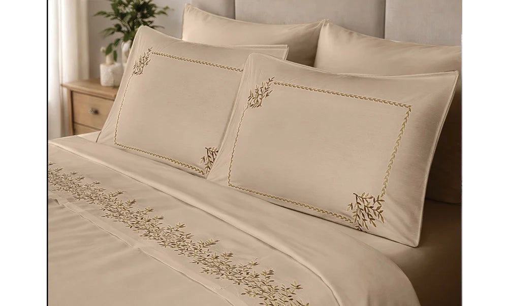 Double embroidered bed sheet, 4 pieces