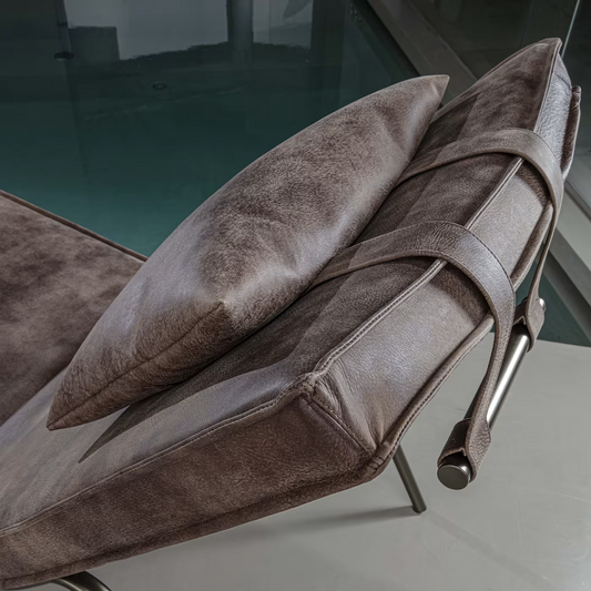 Vintage brown leather chaise longue