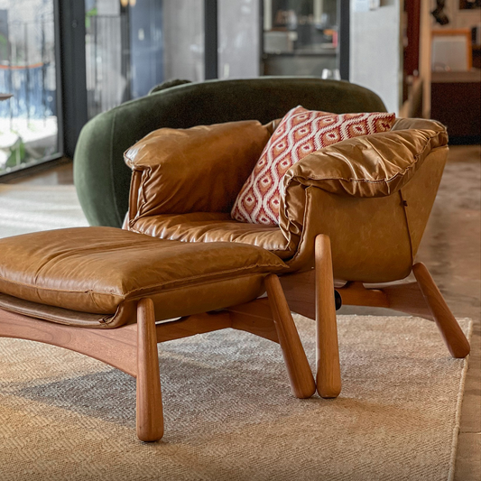 Atum Armchair with footrest