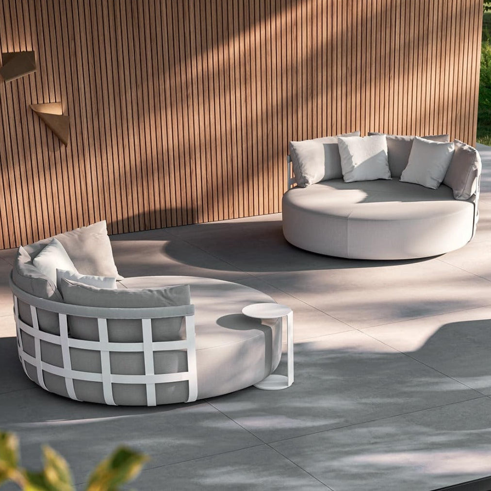 Distinctive outdoor sofa