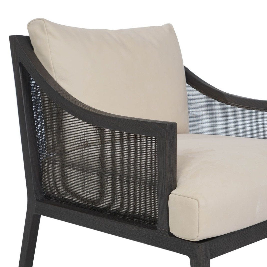 Armchair with distinctive design