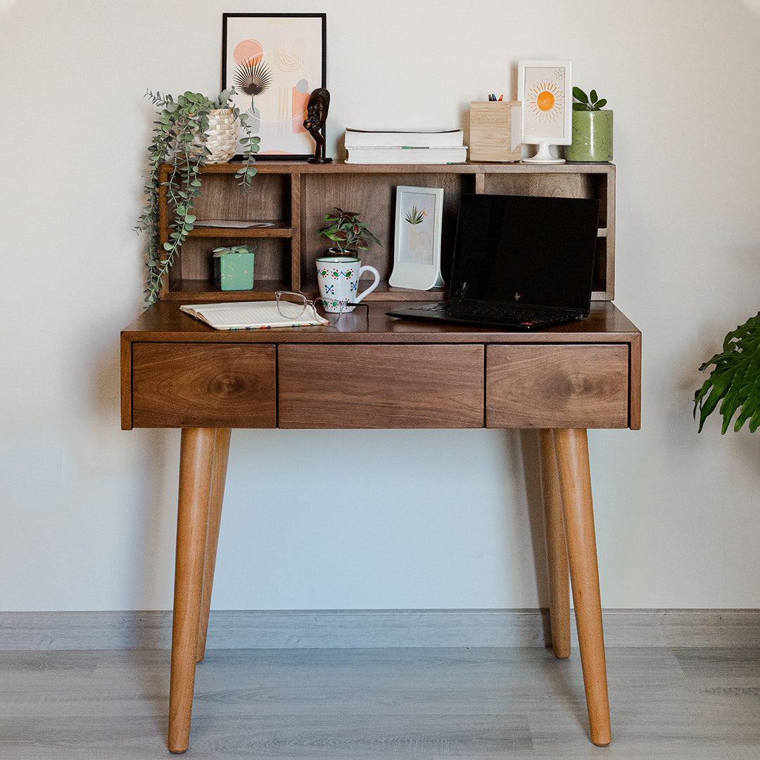 Walnut Akila by AE