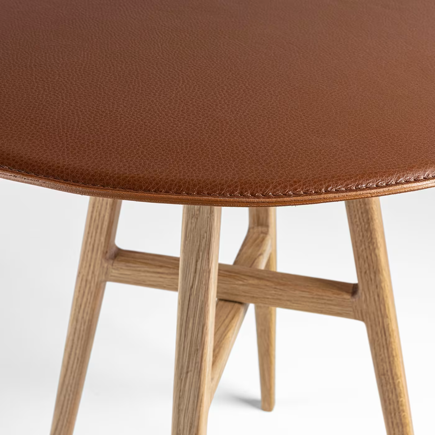 Joker round brown round table