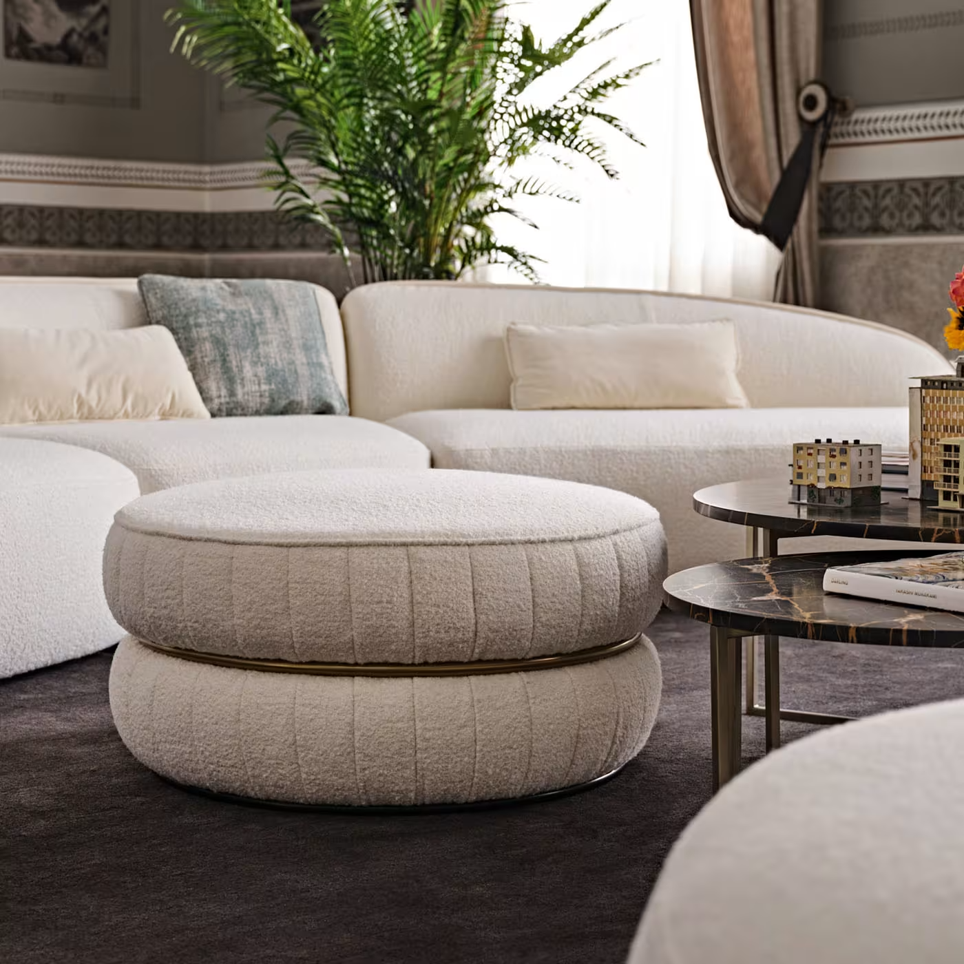 Lillo white pouf