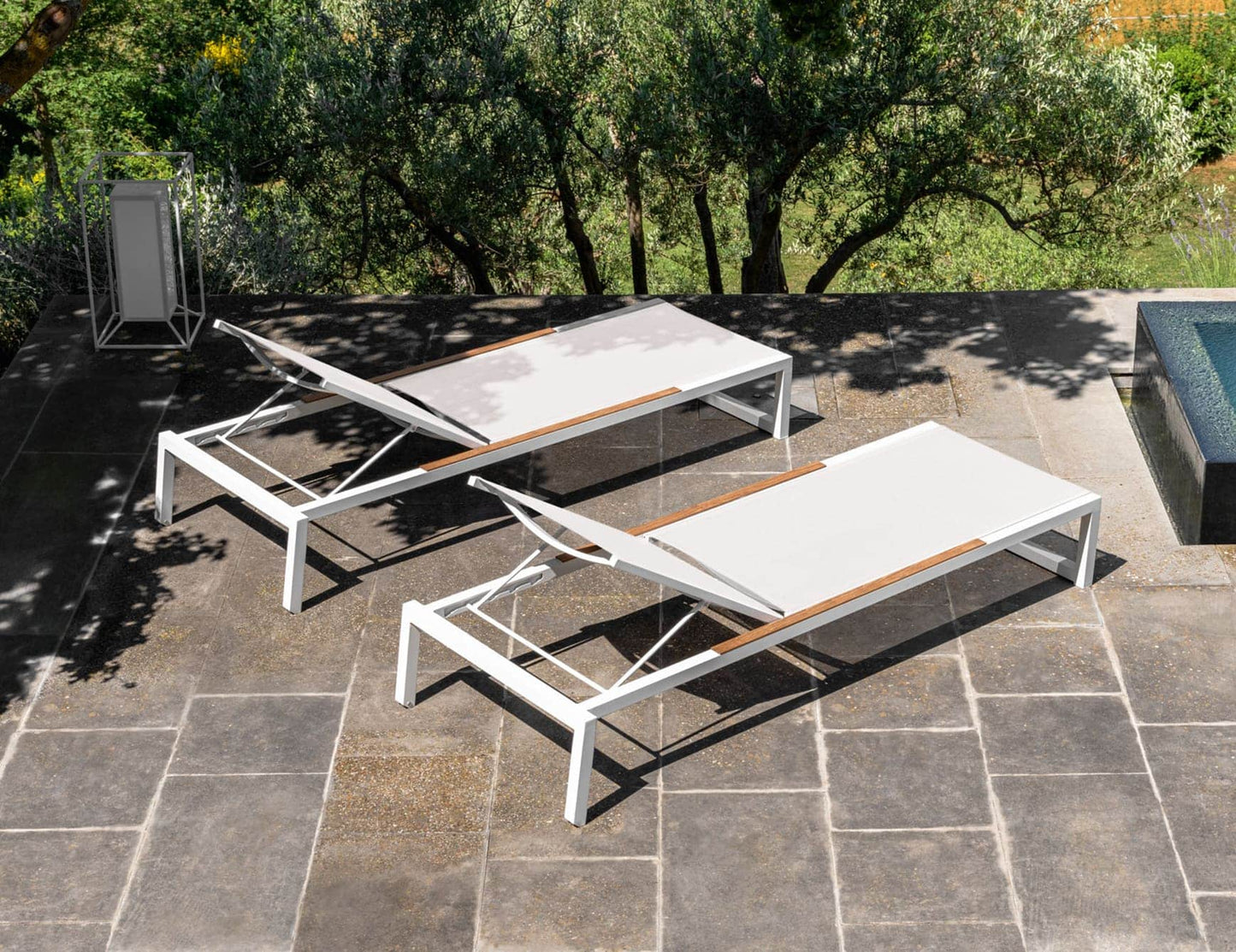 Alabama Luxury Outdoor Lounge Chair
