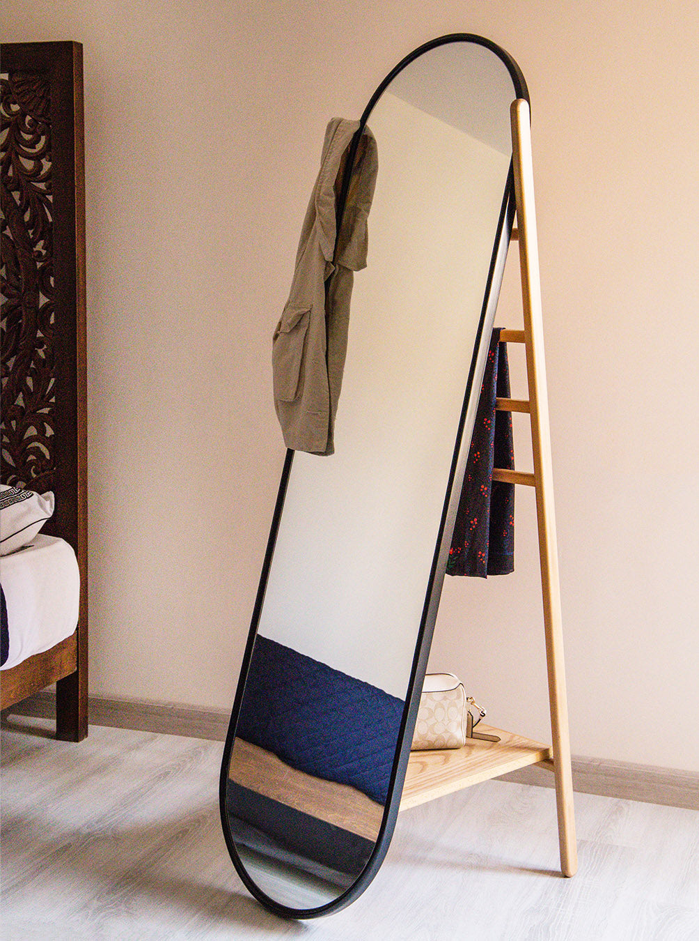 Archy Mirror