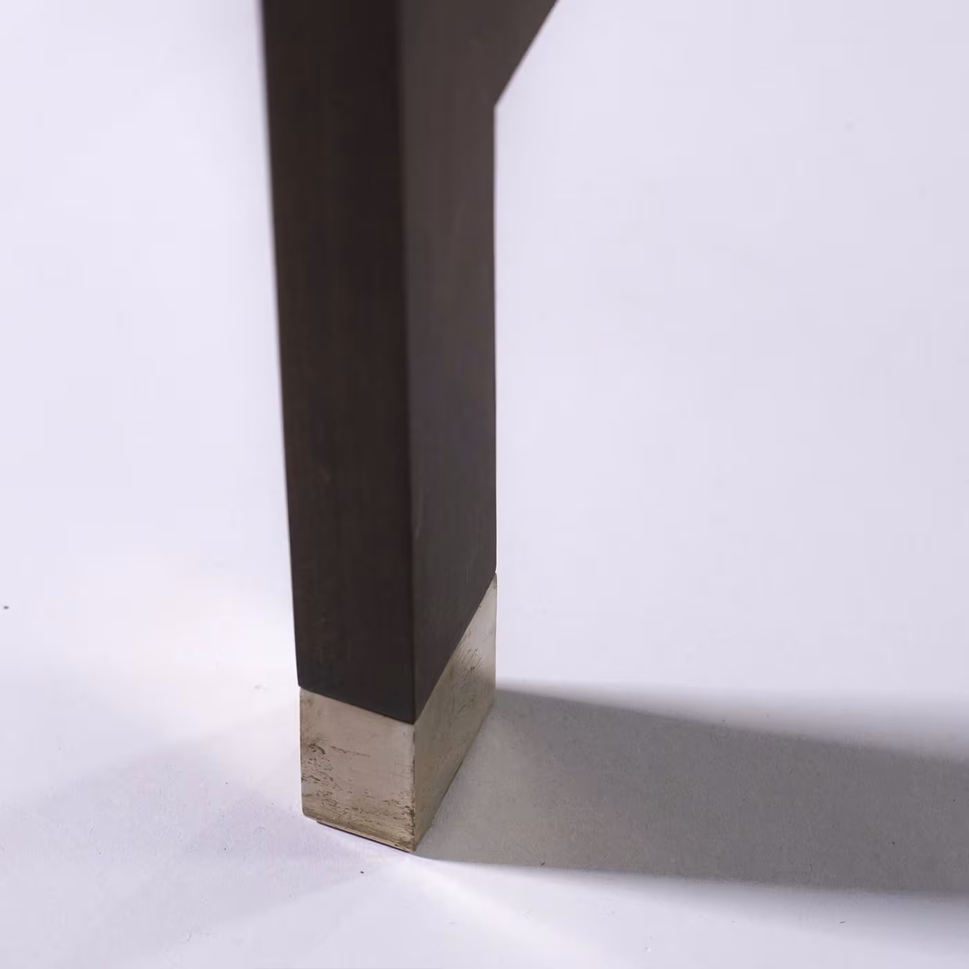 The long side table console