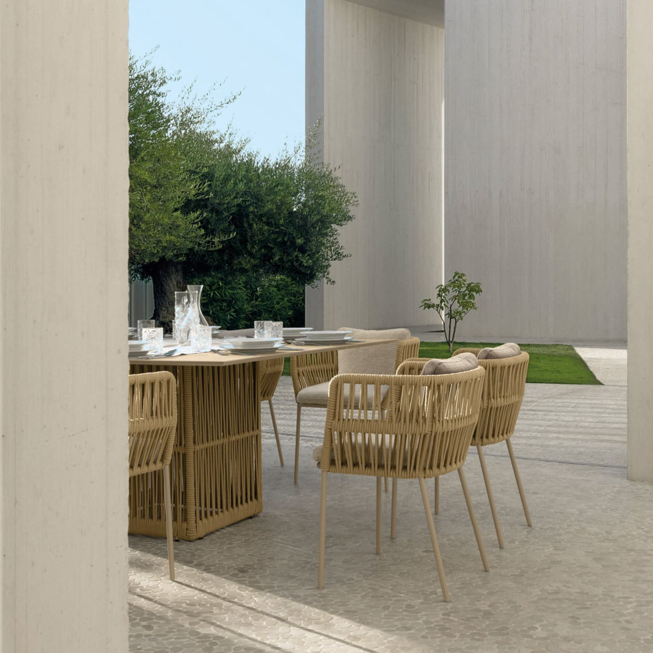 Cliff Luxury Armchair