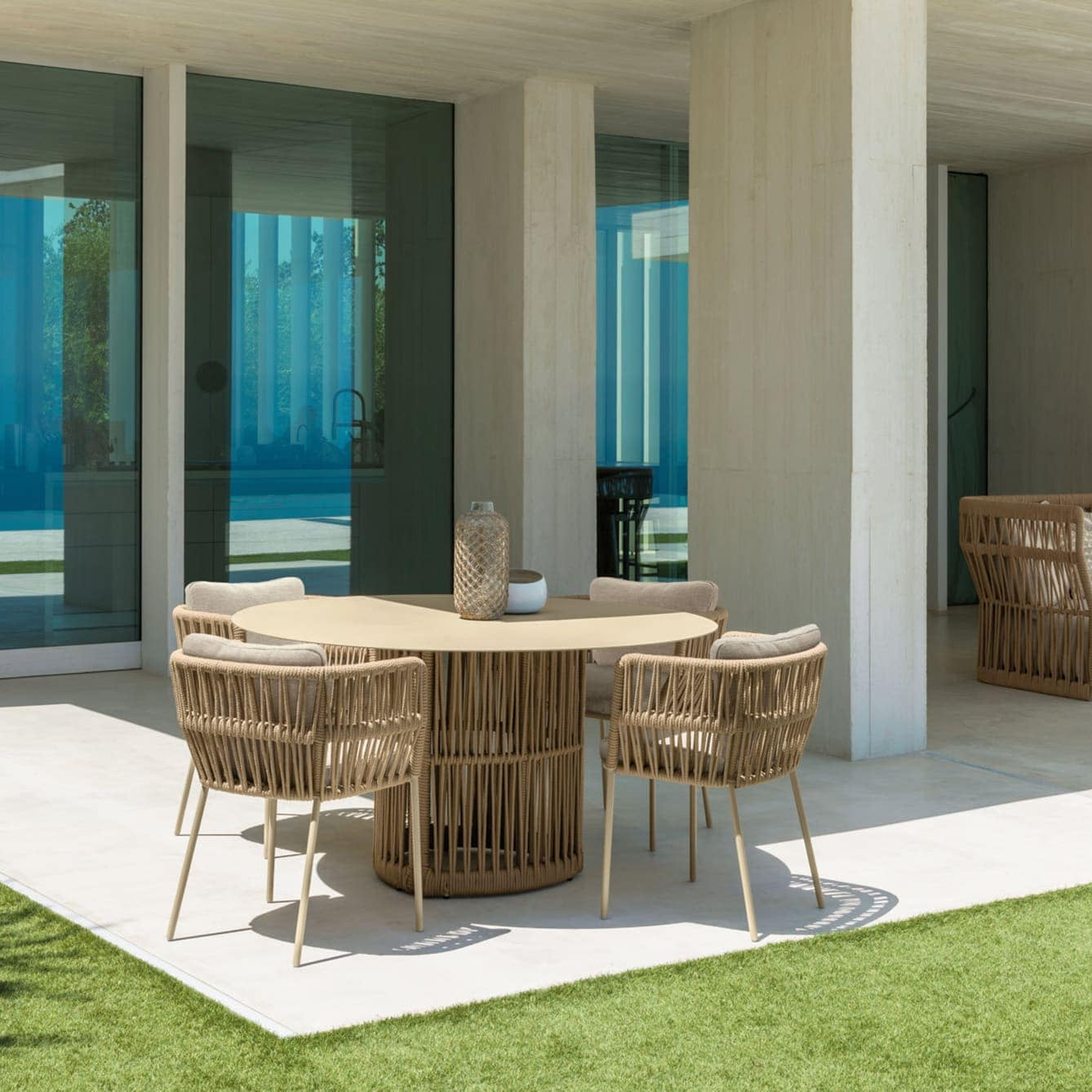 Cliff Luxury Armchair