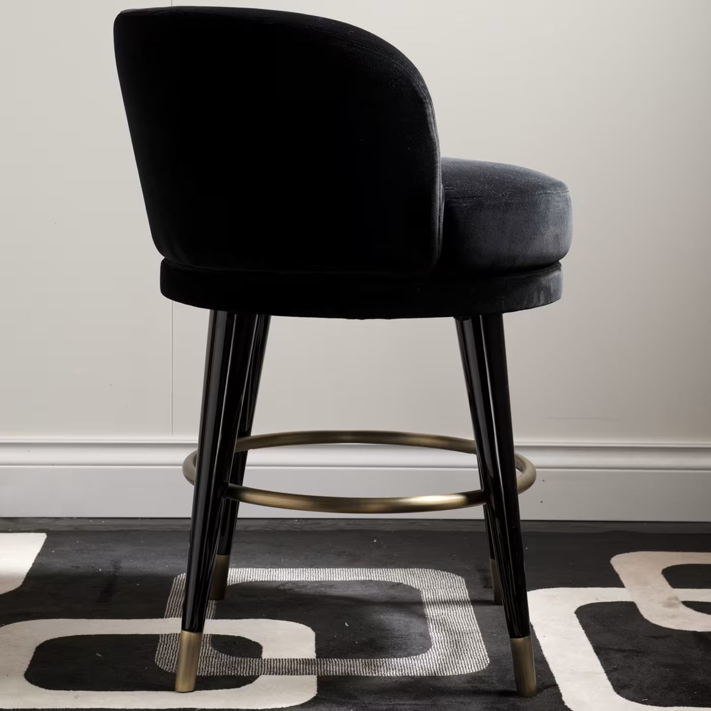 Isidoro black swivel bar stool