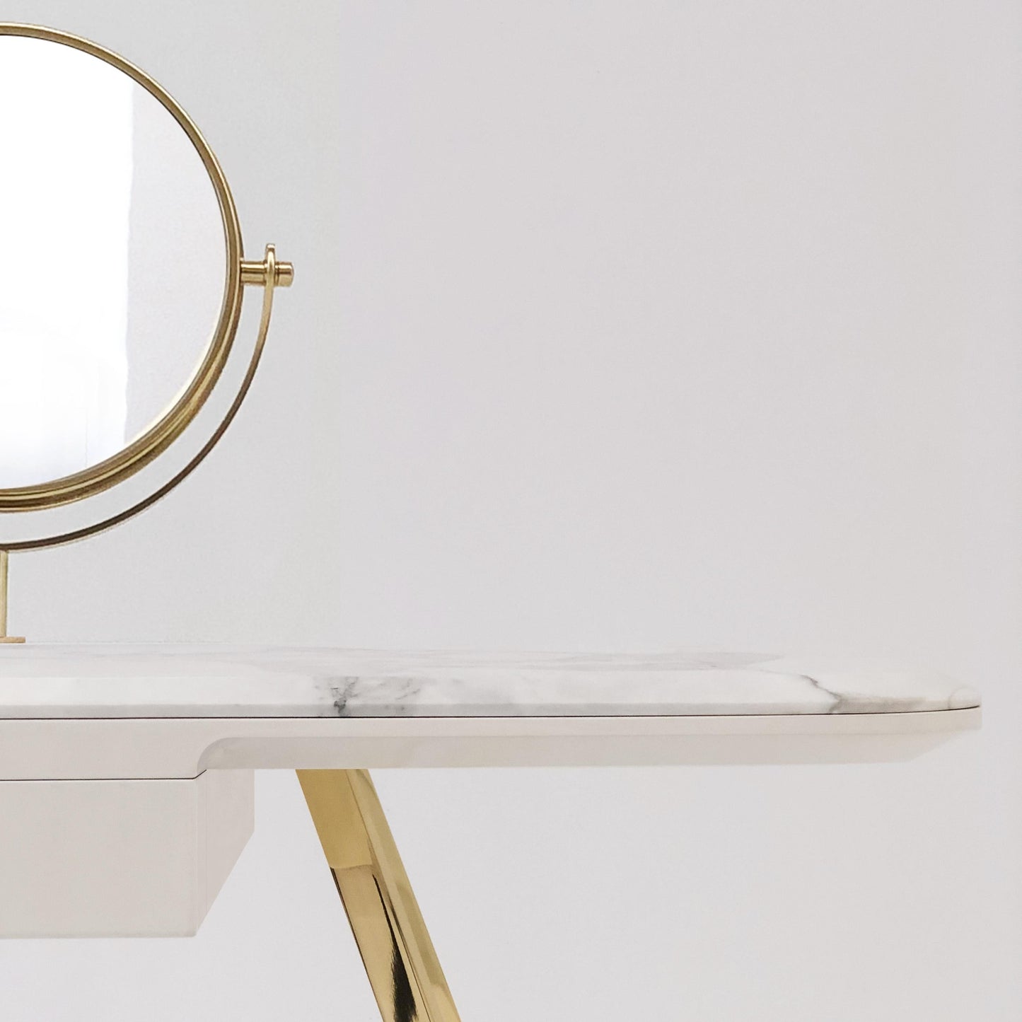 Edo vanity table