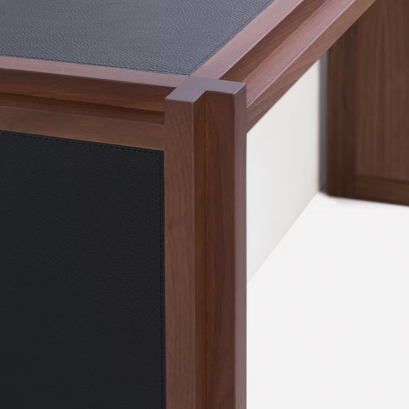 Cantilever structure