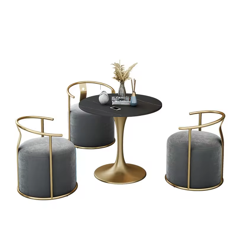 Round dining table