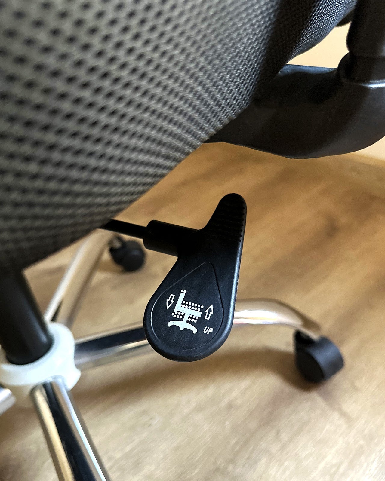 M5 Black Mesh Chair