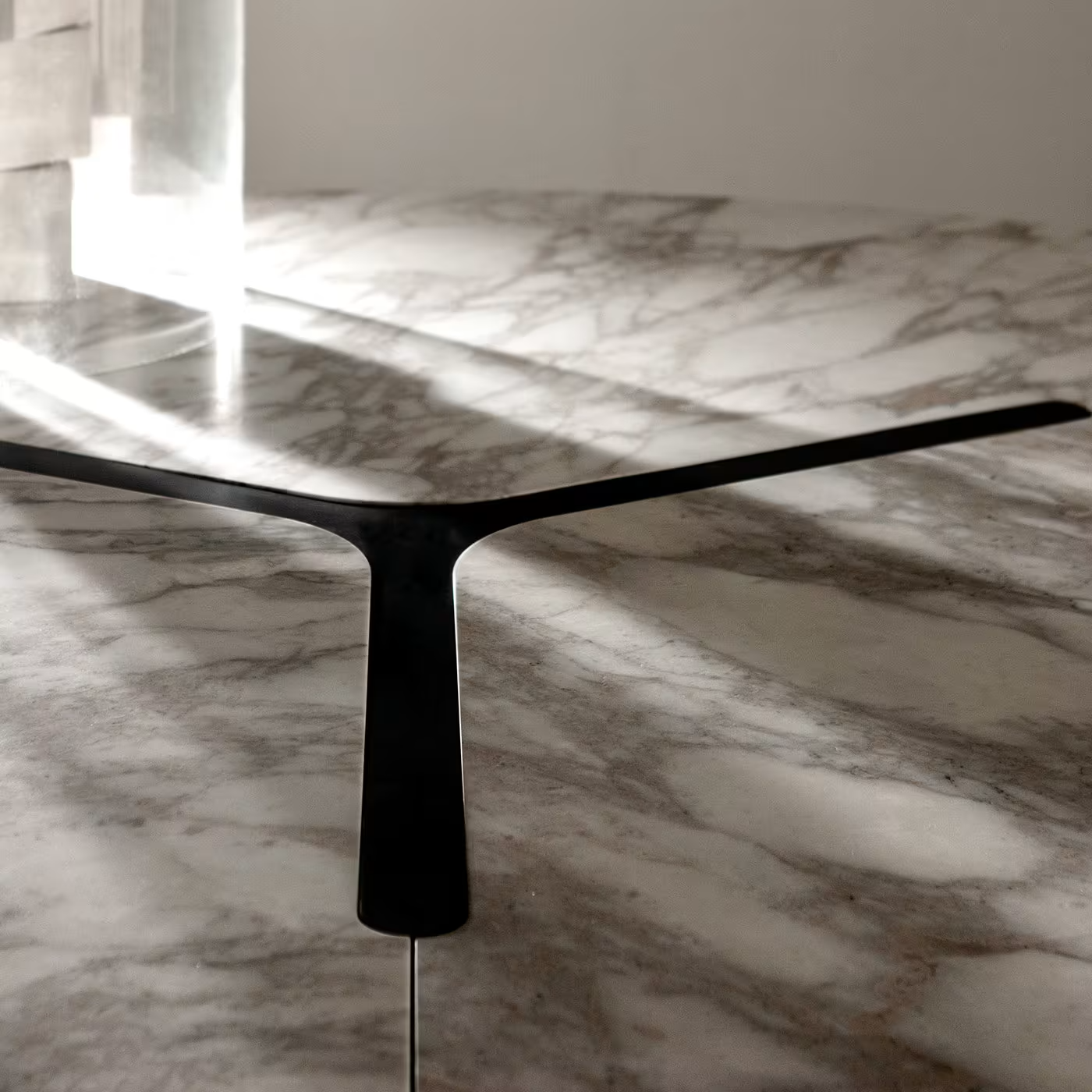 Infinity dining table