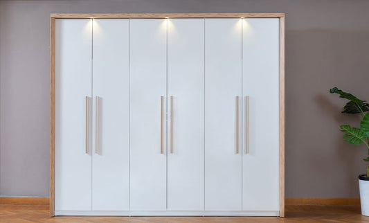 Linda's closet